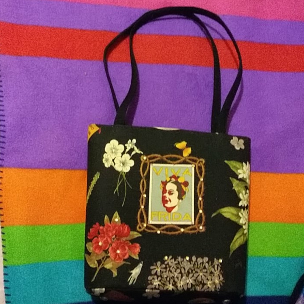 Frida shoulder bag